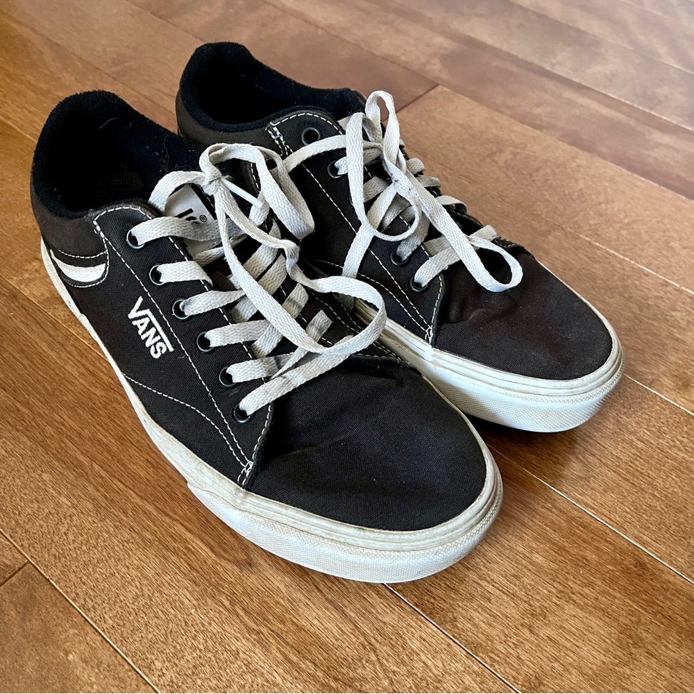 Vans Men's Black Sneakers, size 7